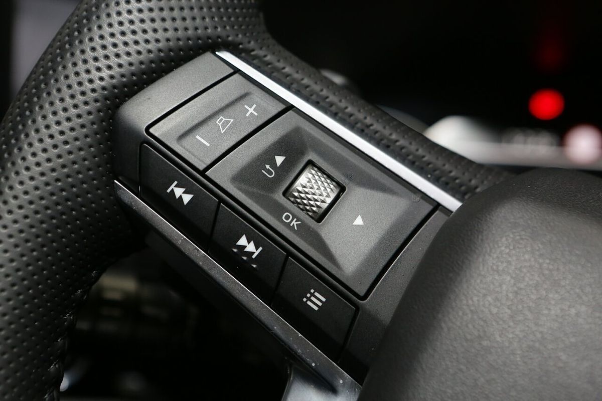 2024 Mitsubishi Outlander LS ZM
