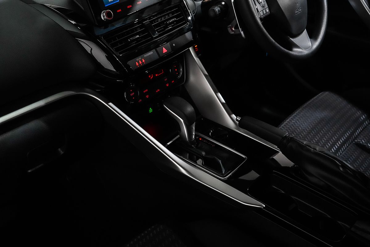 2024 Mitsubishi Eclipse Cross ES YB
