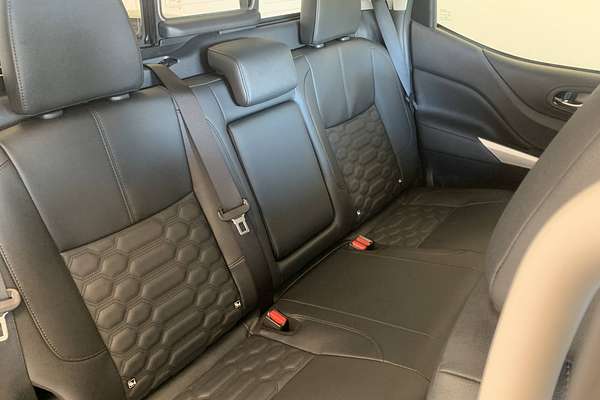 2025 Nissan Navara ST-X D23 4X4