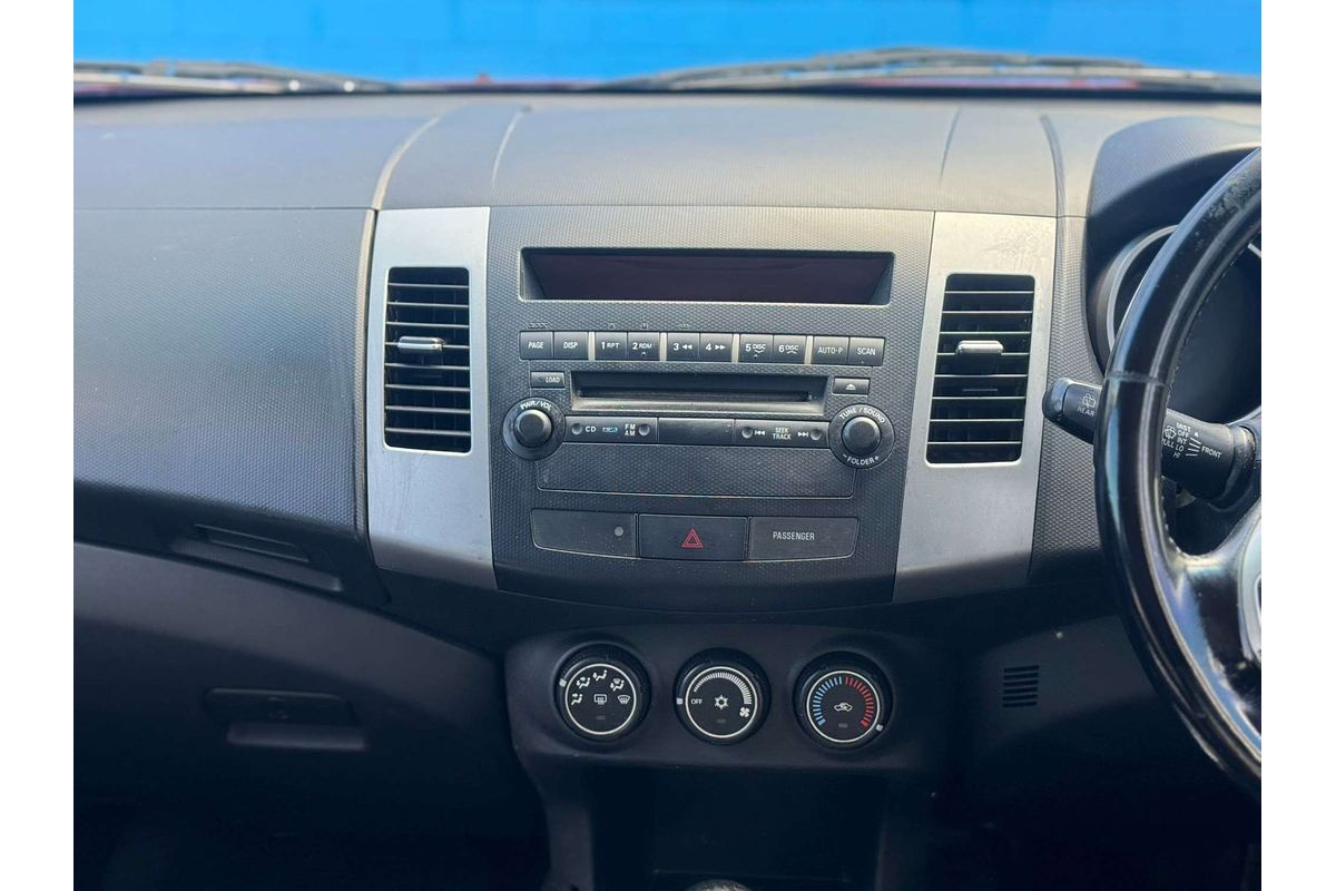 2010 Mitsubishi Outlander LS ZH