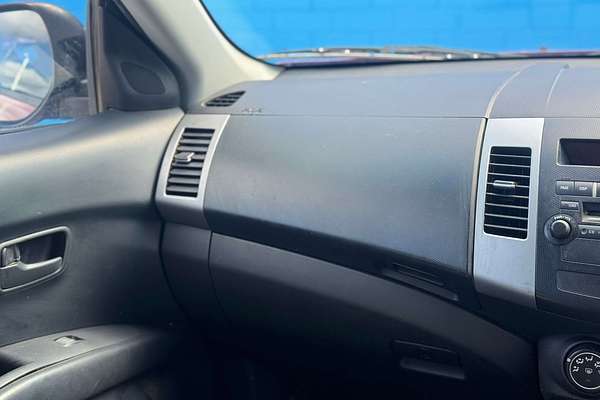 2010 Mitsubishi Outlander LS ZH