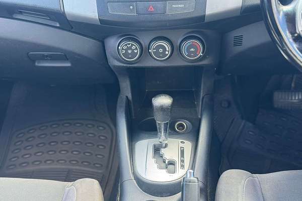 2010 Mitsubishi Outlander LS ZH