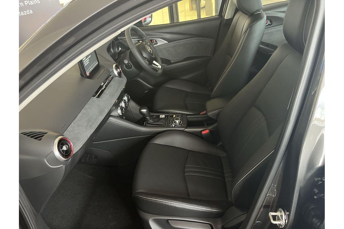 2025 Mazda CX-3 G20 Akari DK