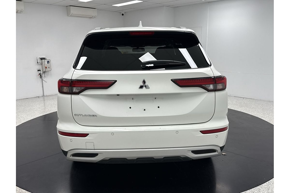 2023 Mitsubishi Outlander LS ZM