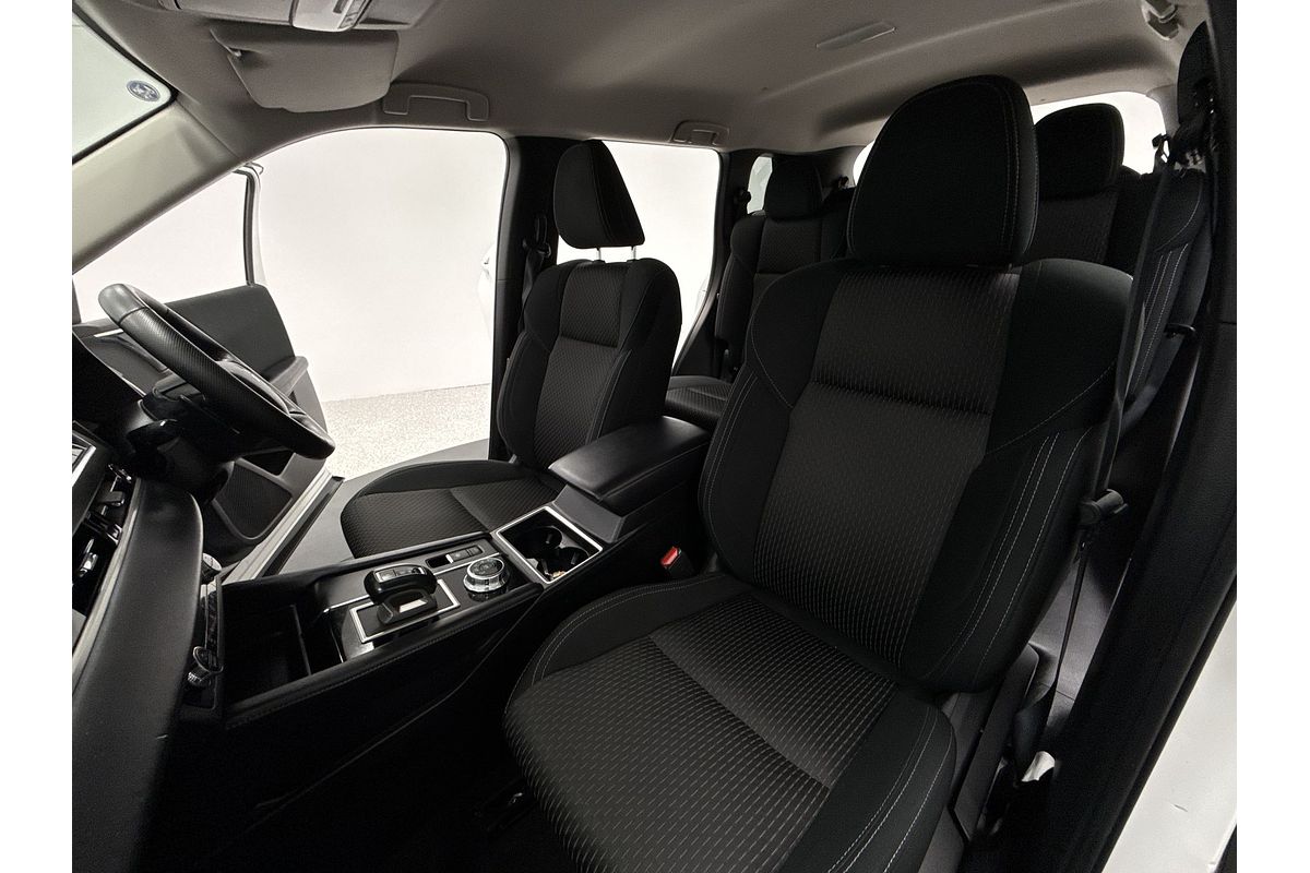 2023 Mitsubishi Outlander LS ZM