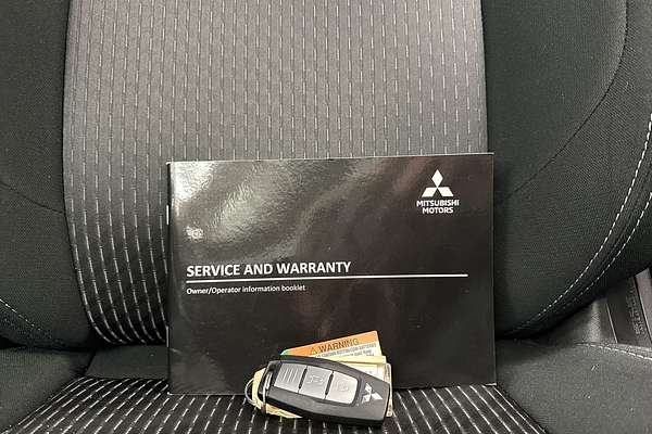 2023 Mitsubishi Outlander LS ZM