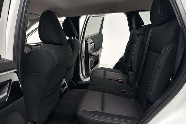 2023 Mitsubishi Outlander LS ZM