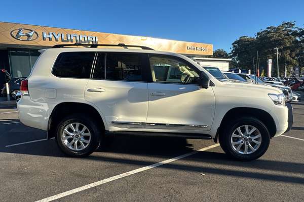 2019 Toyota Landcruiser Sahara VDJ200R