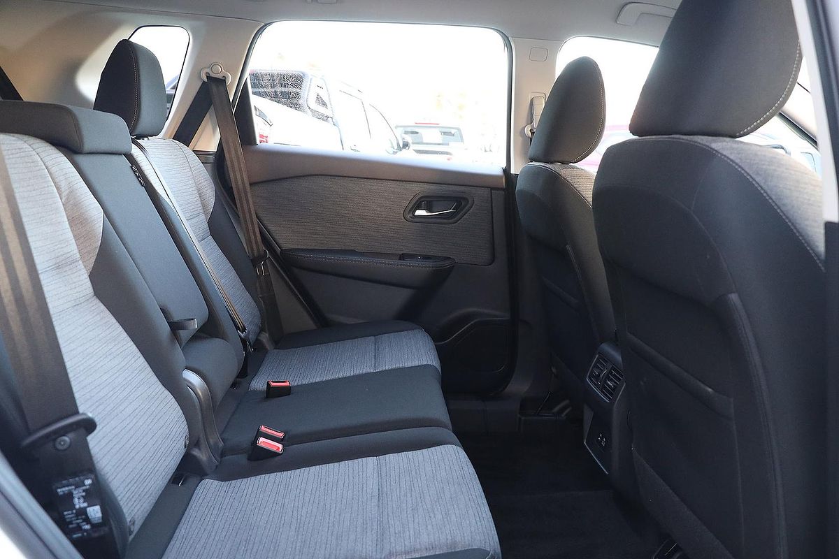 2024 Nissan X-TRAIL ST T33