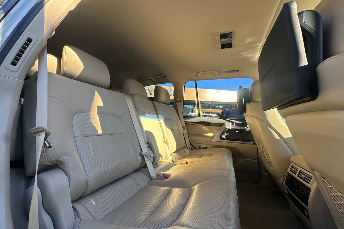 2019 Toyota Landcruiser Sahara VDJ200R