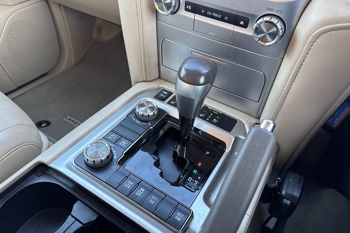 2019 Toyota Landcruiser Sahara VDJ200R