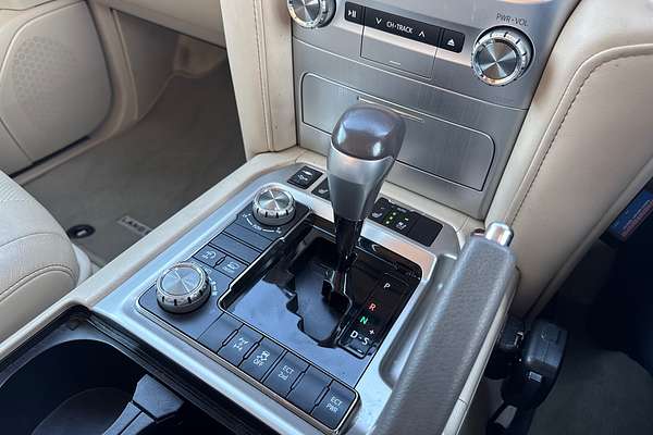 2019 Toyota Landcruiser Sahara VDJ200R