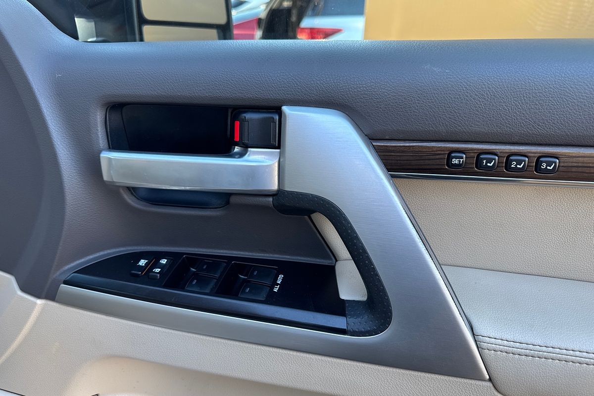 2019 Toyota Landcruiser Sahara VDJ200R