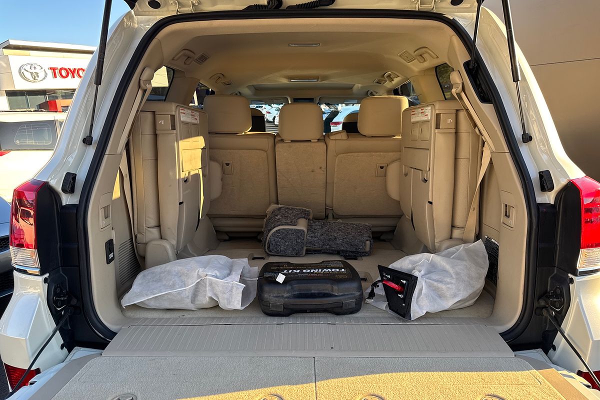 2019 Toyota Landcruiser Sahara VDJ200R