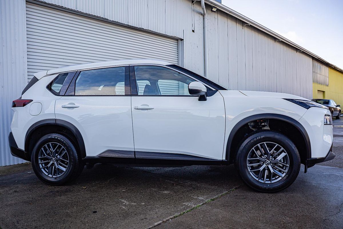 2025 Nissan X-TRAIL ST T33