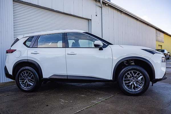 2025 Nissan X-TRAIL ST T33