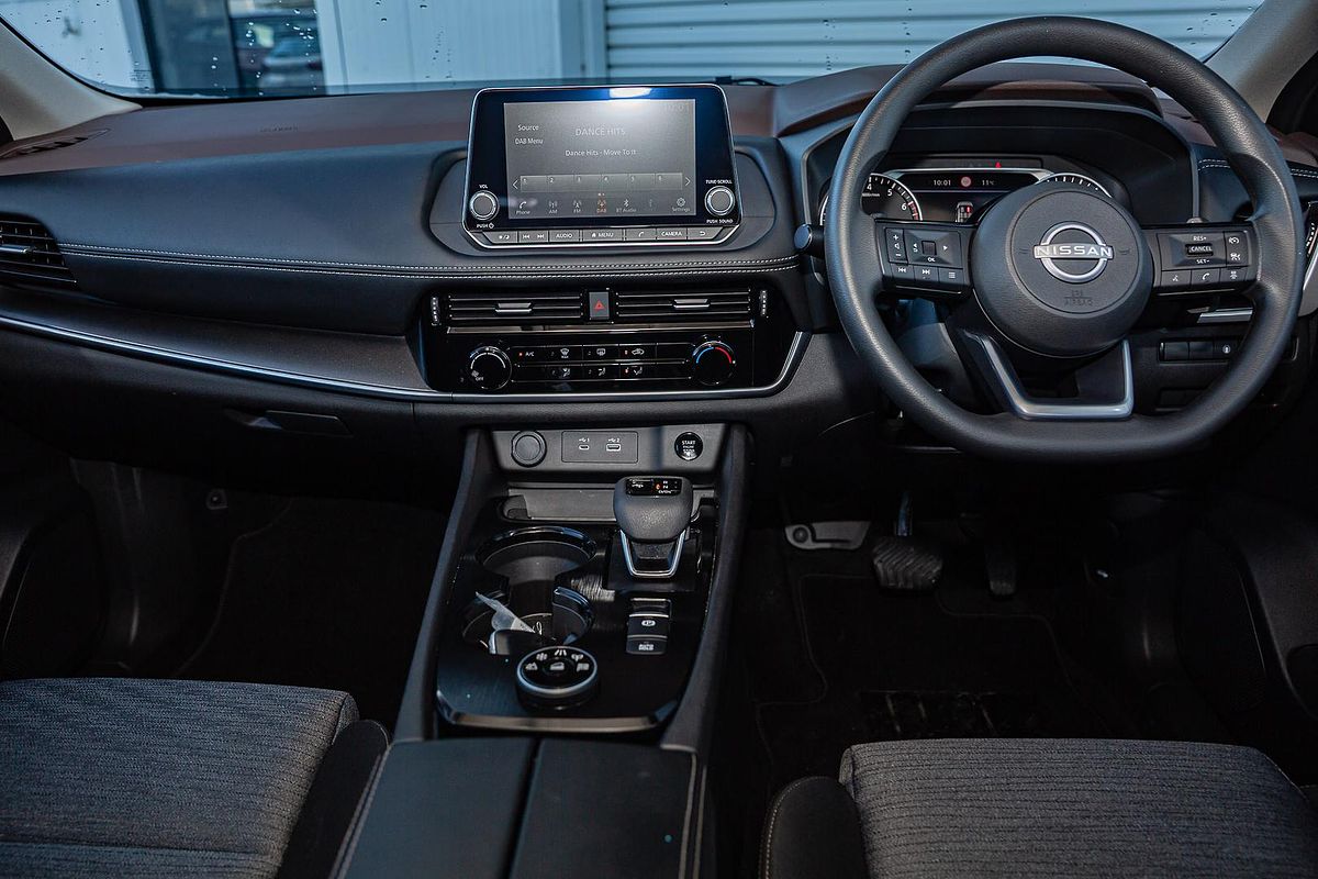 2025 Nissan X-TRAIL ST T33