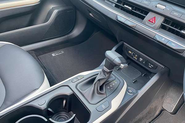2025 Kia K4 GT-Line CL4m