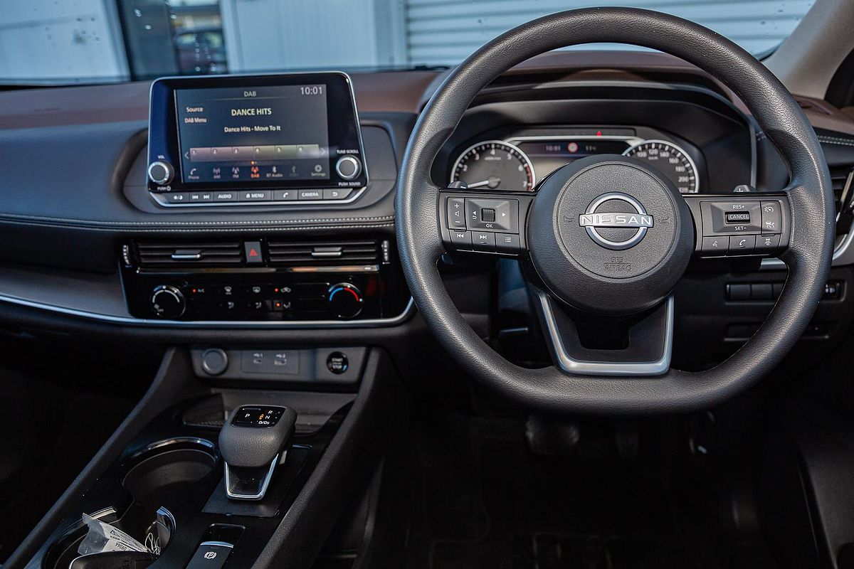 2025 Nissan X-TRAIL ST T33