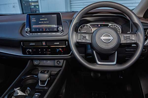 2025 Nissan X-TRAIL ST T33