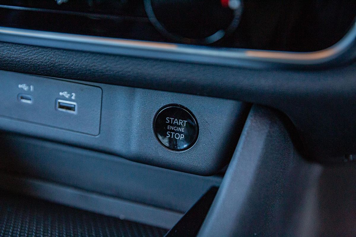 2025 Nissan X-TRAIL ST T33