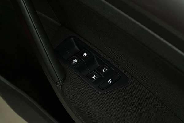 2015 Volkswagen Golf 92TSI Trendline 7