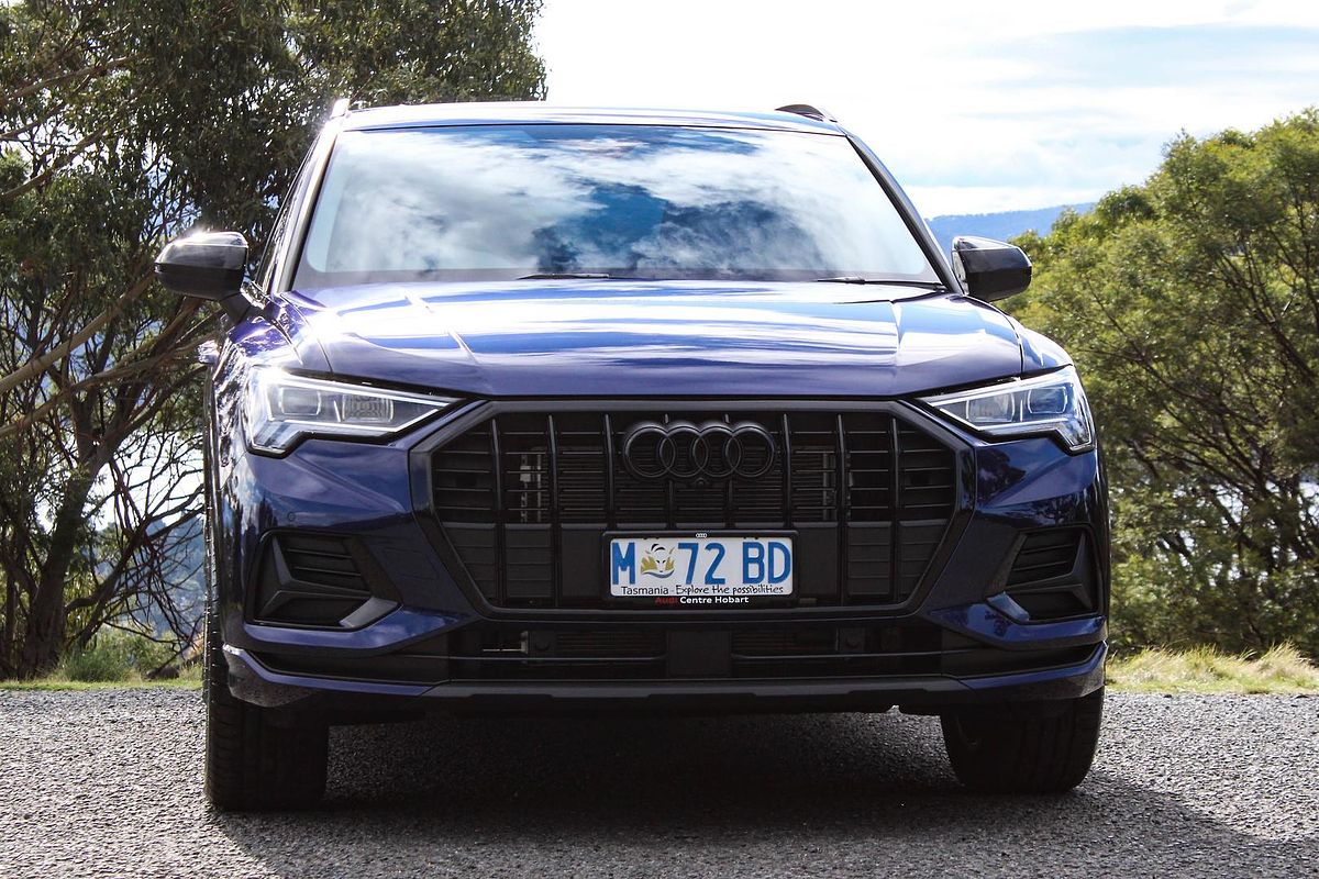 2024 Audi Q3 35 TFSI Dynamic Black F3