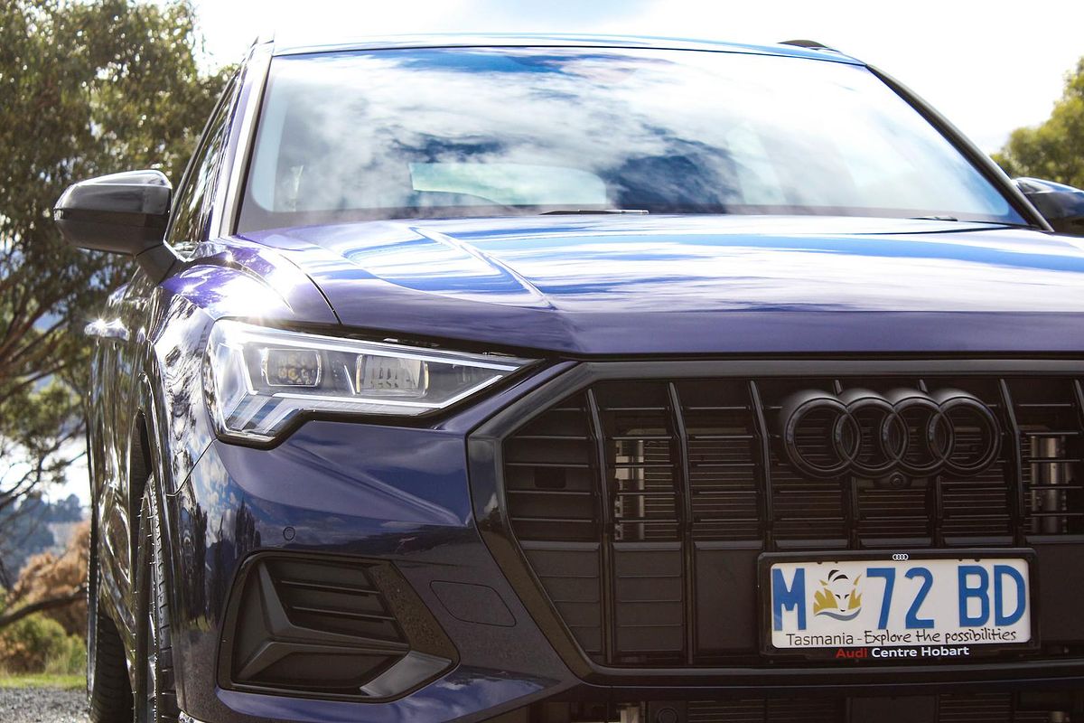 2024 Audi Q3 35 TFSI Dynamic Black F3