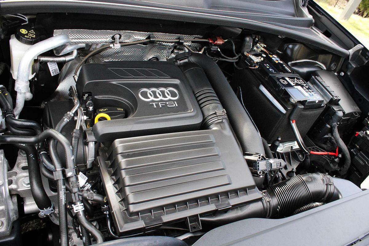 2024 Audi Q3 35 TFSI Dynamic Black F3