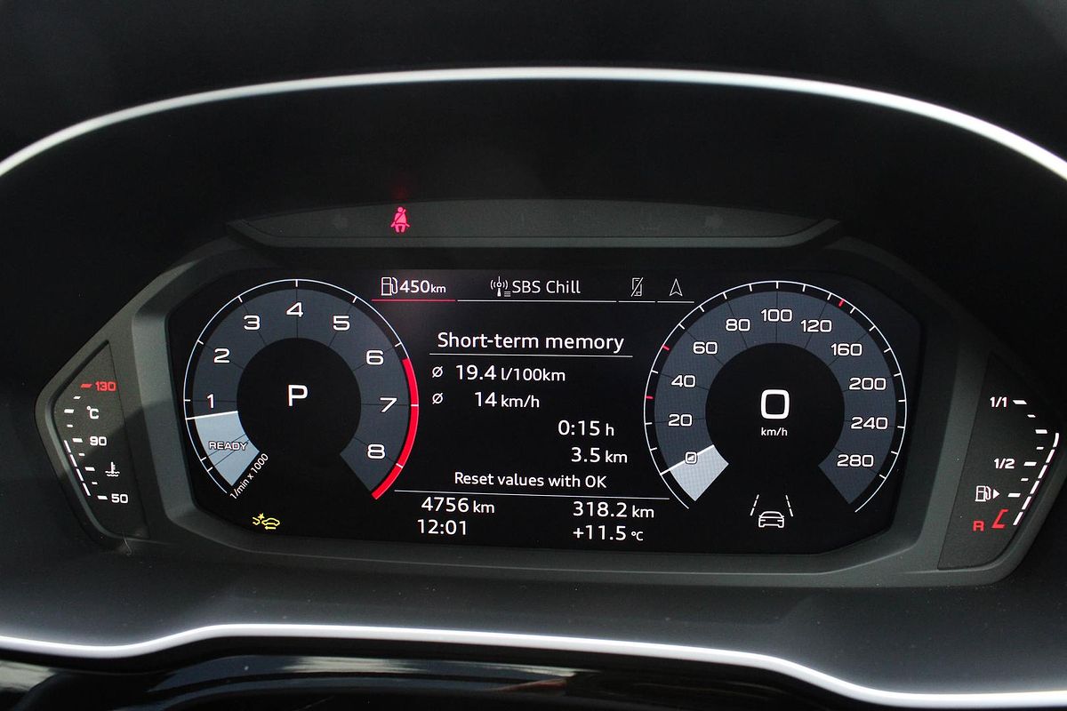 2024 Audi Q3 35 TFSI Dynamic Black F3