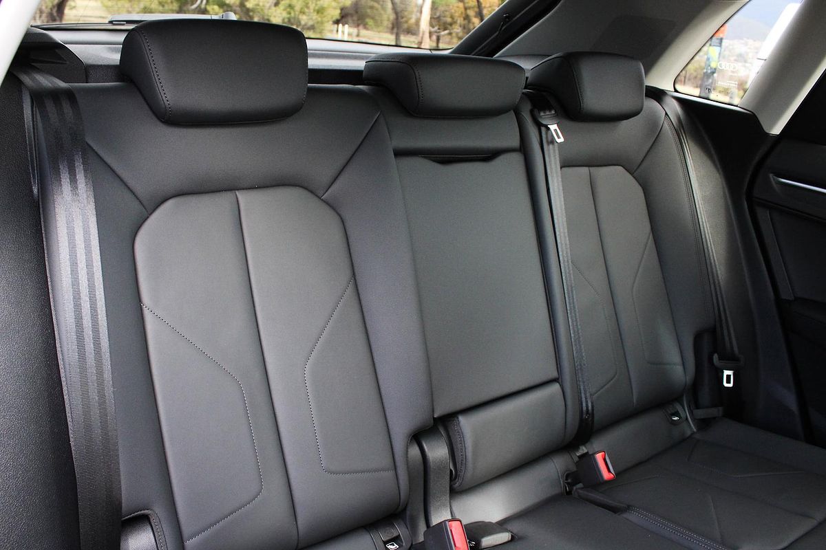 2024 Audi Q3 35 TFSI Dynamic Black F3