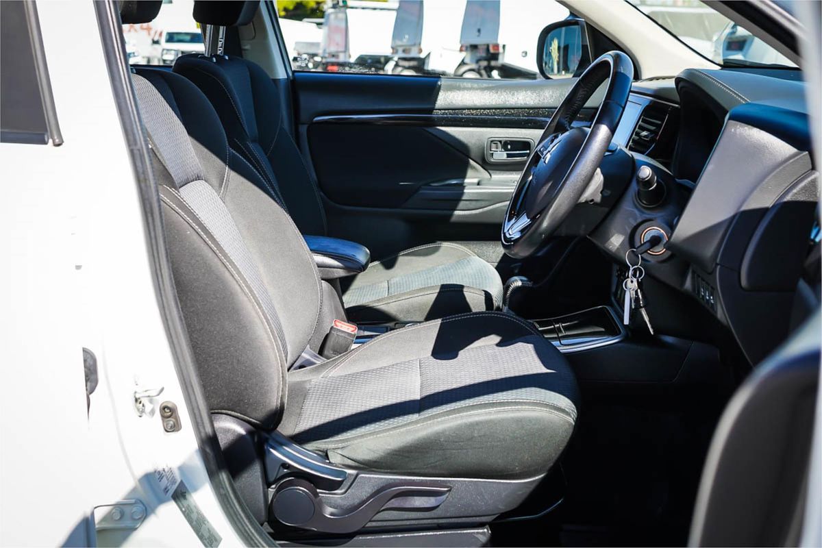 2018 Mitsubishi Outlander ES ADAS ZL
