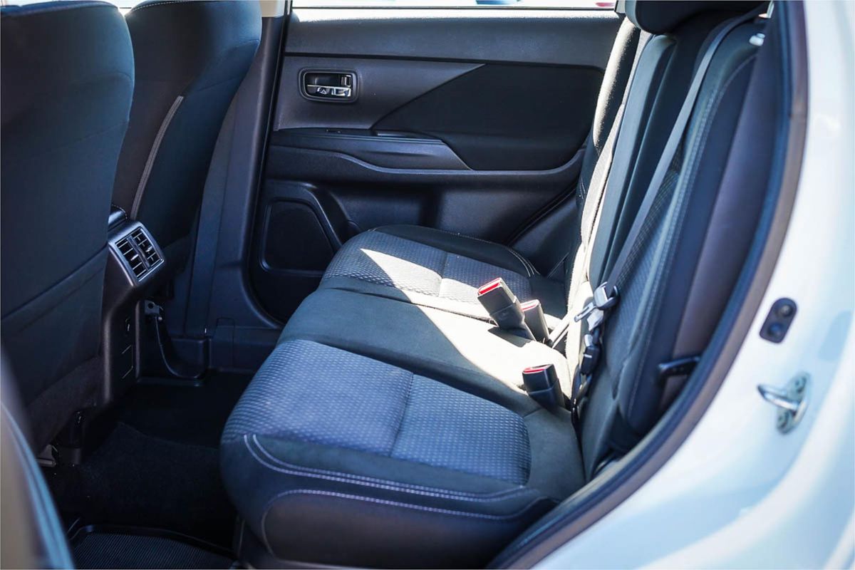 2018 Mitsubishi Outlander ES ADAS ZL