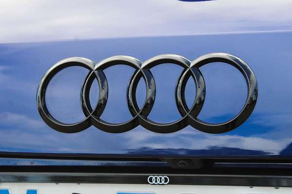 2024 Audi Q3 35 TFSI Dynamic Black F3