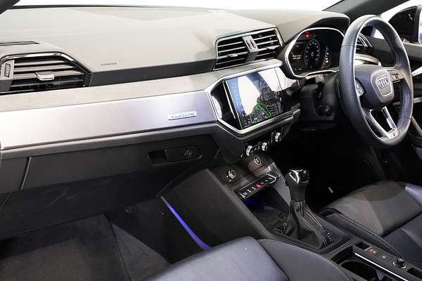2022 Audi Q3 40 TFSI S line F3
