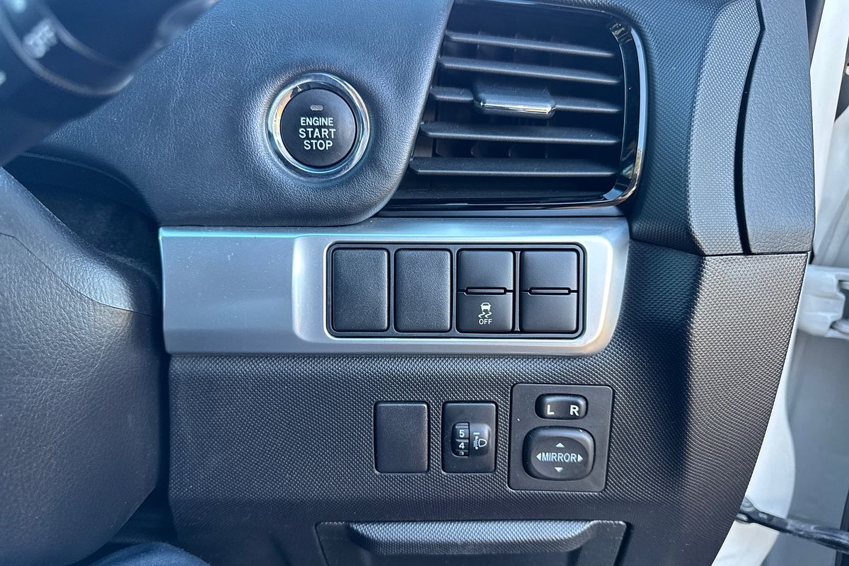 2017 Toyota Tarago GLi ACR50R MY16