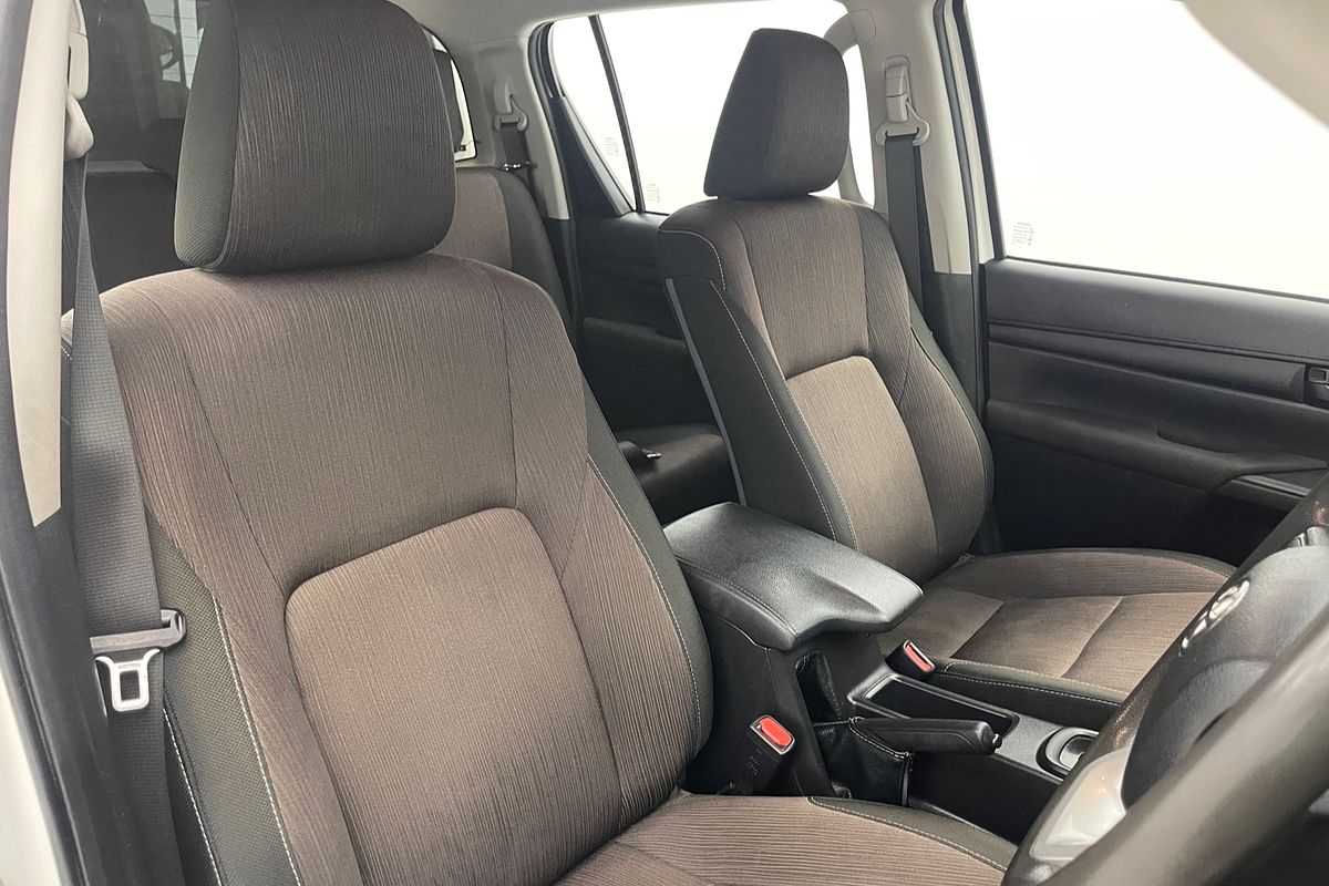 2018 Toyota Hilux SR GUN126R 4X4