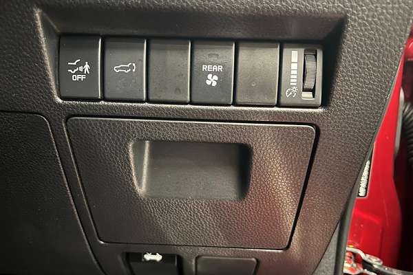 2024 Isuzu MU-X LS-T