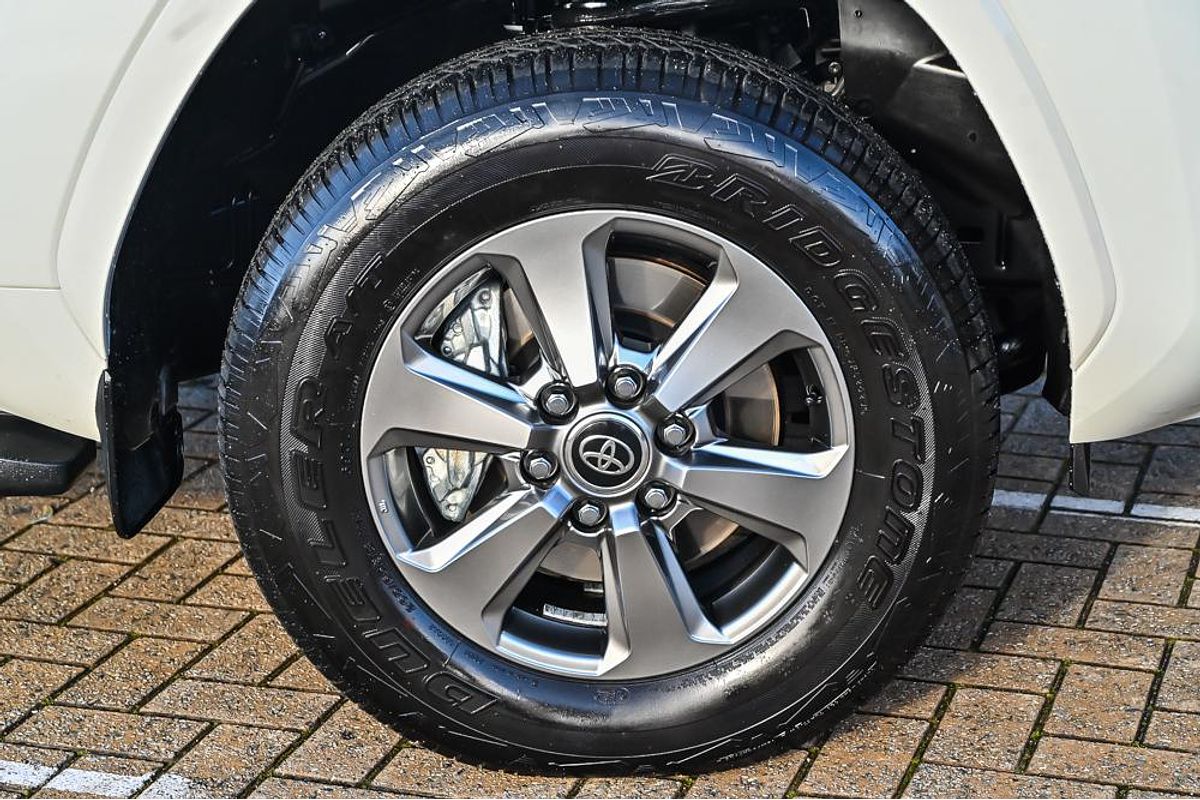 2023 Toyota Landcruiser VX FJA300R