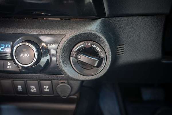 2017 Toyota Hilux SR5 GUN126R 4X4
