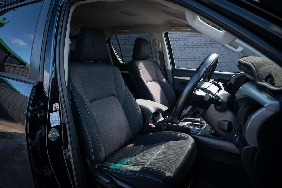 2017 Toyota Hilux SR5 GUN126R 4X4