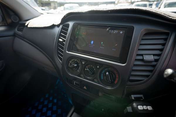 2015 Mitsubishi Triton GLX MQ 4X4
