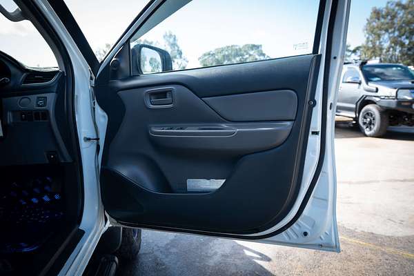 2015 Mitsubishi Triton GLX MQ 4X4