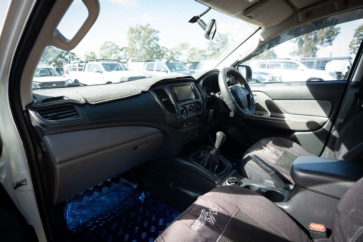 2015 Mitsubishi Triton GLX MQ 4X4