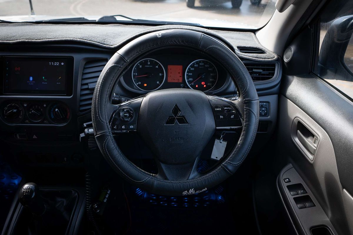 2015 Mitsubishi Triton GLX MQ 4X4