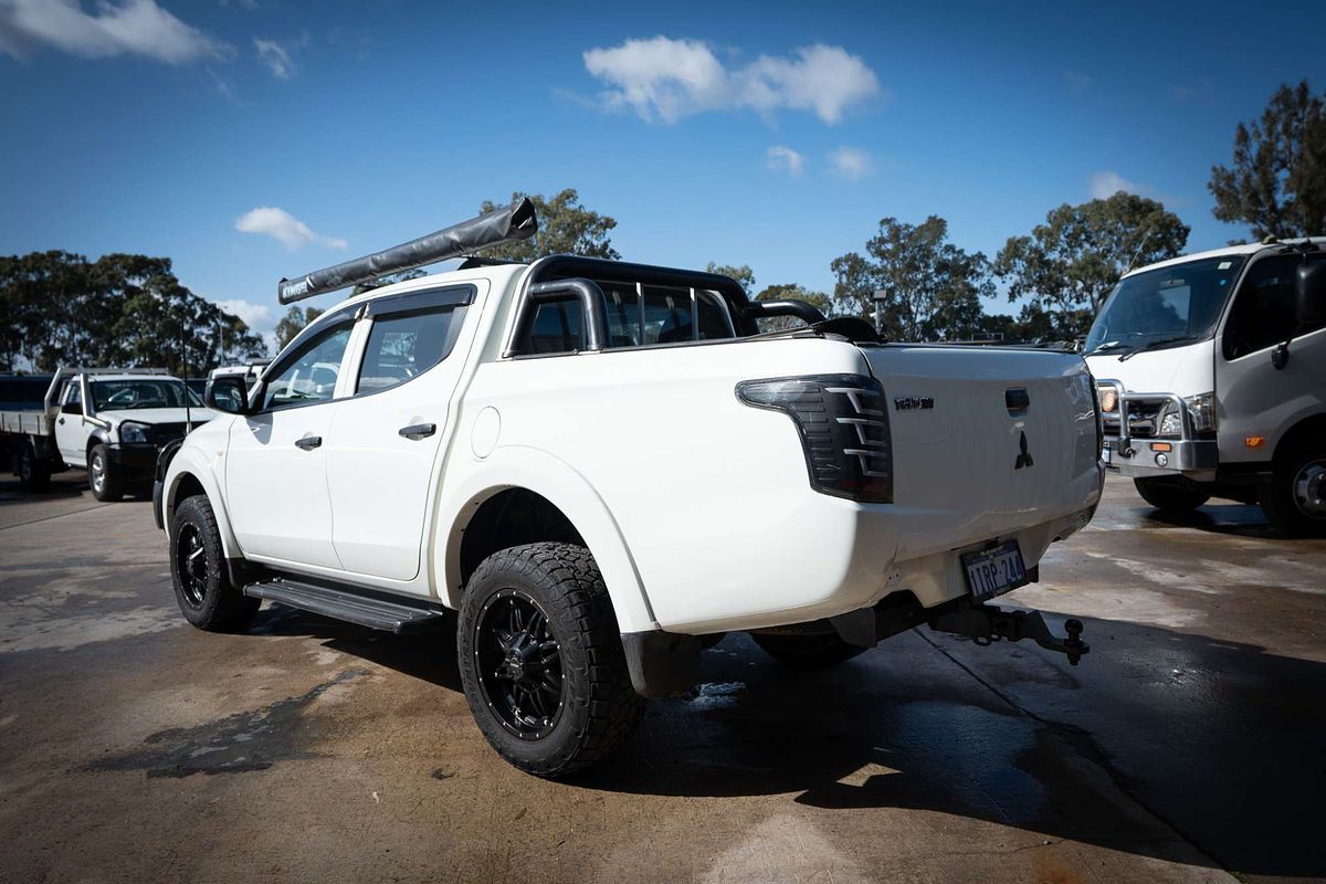 2015 Mitsubishi Triton GLX MQ 4X4