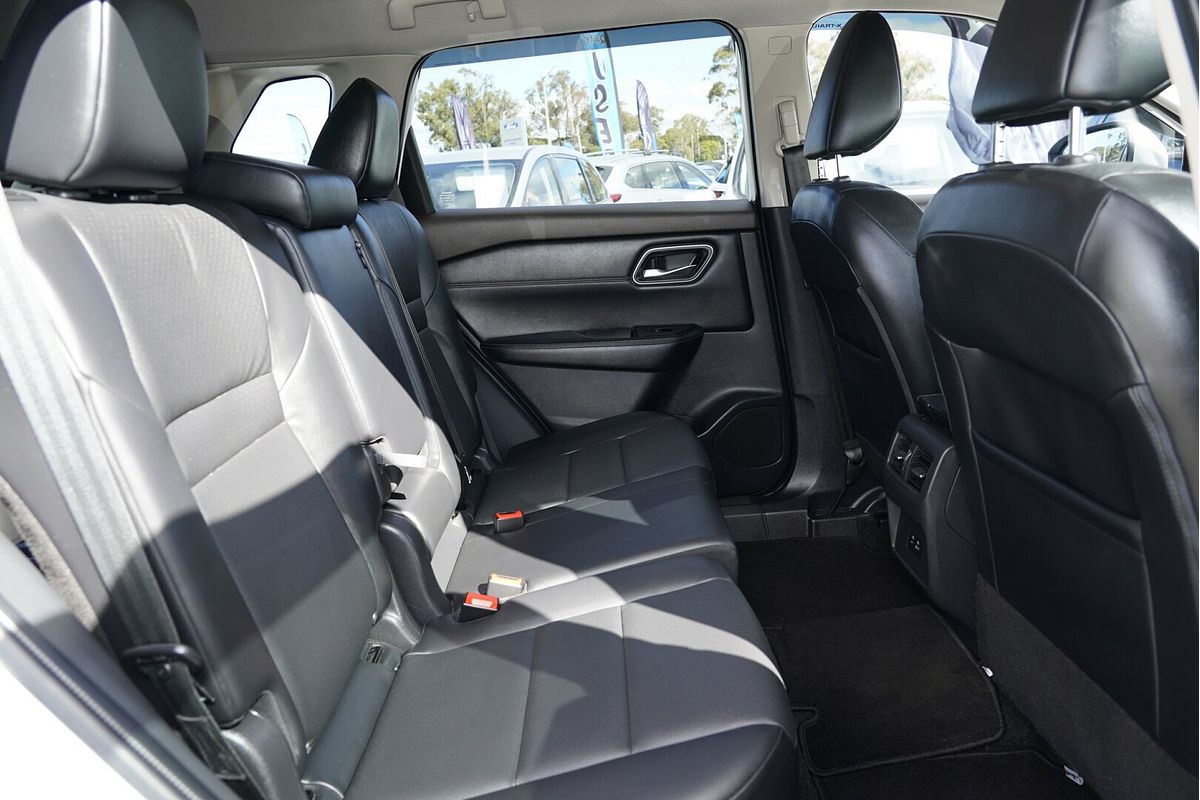 2023 Nissan X-TRAIL ST-L T33