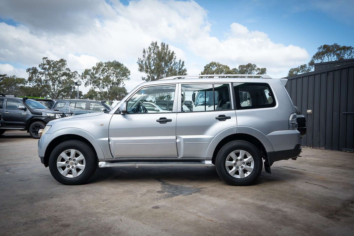 2009 Mitsubishi Pajero GLX NT
