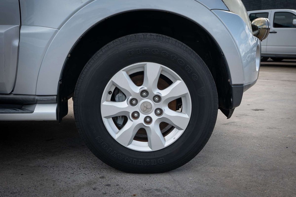 2009 Mitsubishi Pajero GLX NT