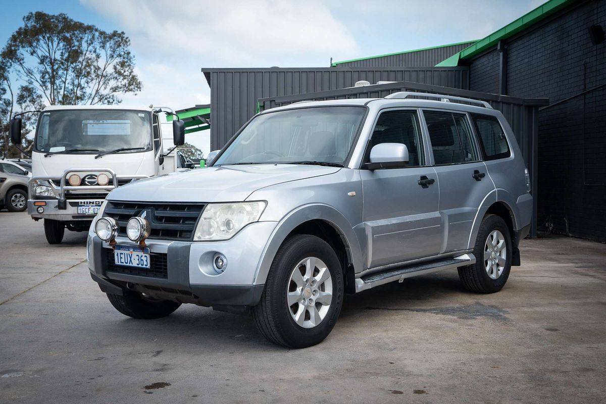 2009 Mitsubishi Pajero GLX NT